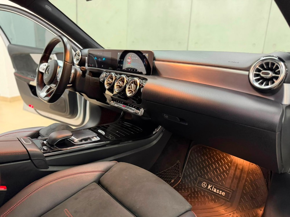 Mercedes-Benz A-Class AMG Line — foto 12